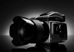 Fotografia digitale ad alta definizione (macchina fotografica medio formato e banco ottico)